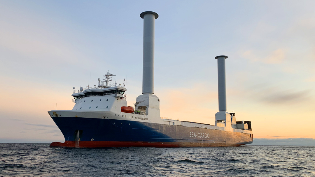 Modern zeilschip voor vrachtvervoer SC Connector arriveert in Rotterdam