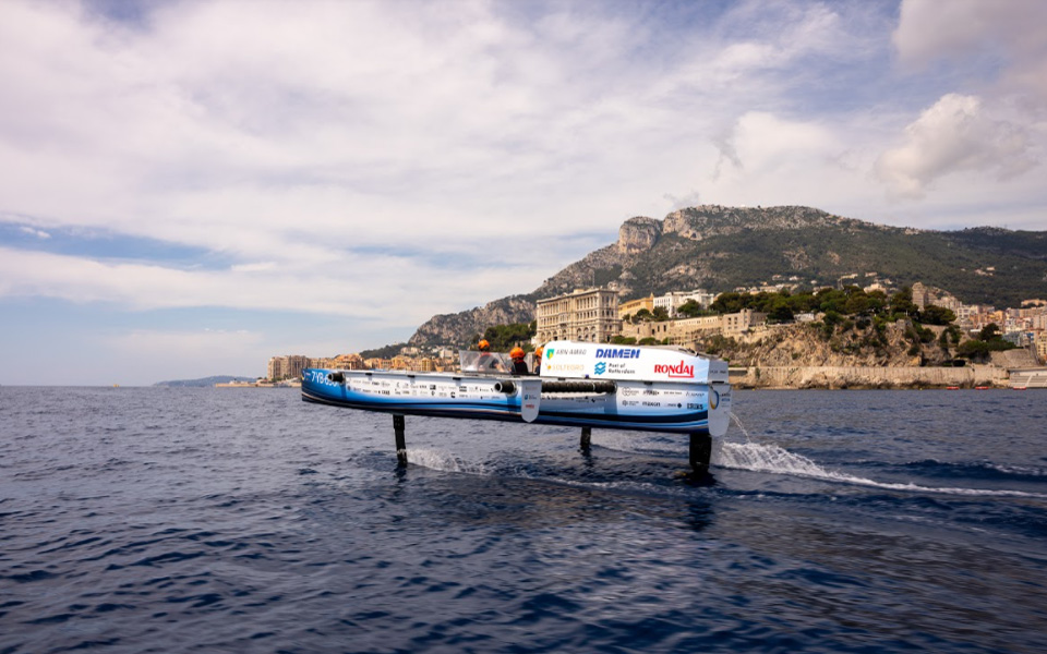 Vliegende waterstofboot van TU Delft zwaar beschadigd één dag voor de belangrijkste WK race in Monaco