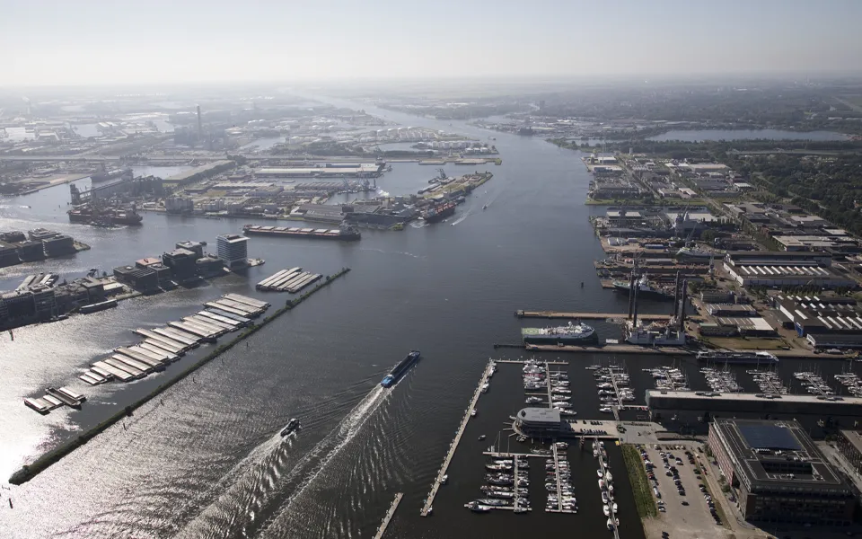 FincoEnergies levert biomethanol aan de maritieme sector en begint in de Amsterdamse haven