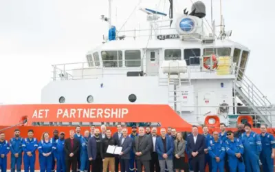 Hybride-elektrisch schip met groot bereik in ontwikkeling door AET en Fleetzero